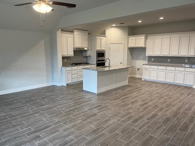 Building Photo - 3704 Heather Meadows Dr