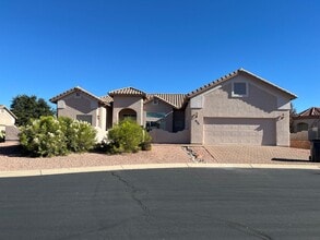 Building Photo - 925 S Pine Ridge Ct