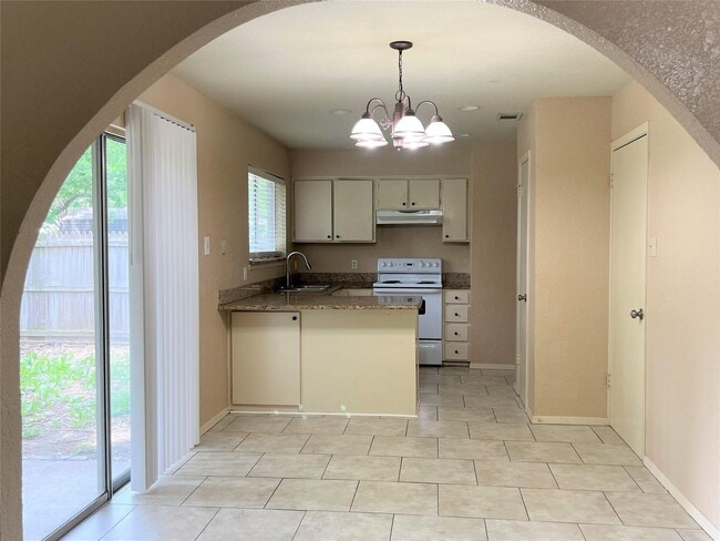 Building Photo - Beautiful 3-Bedroom Home