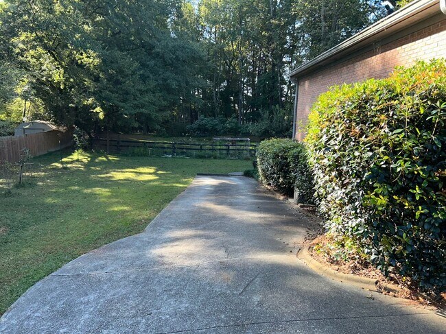 Foto del edificio - 4079 Sardis Church Rd