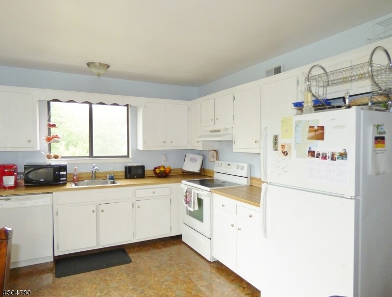 17326 Aspen Ct, Stanhope, NJ 07874 Townhome Rentals in Stanhope NJ