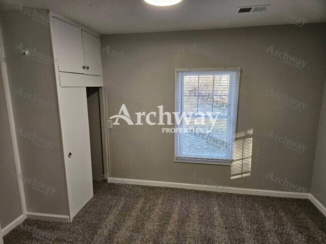 Foto del edificio - 601 Newton St