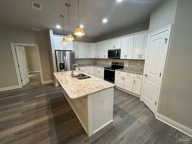 Foto del edificio - 5851 Anderson Ln