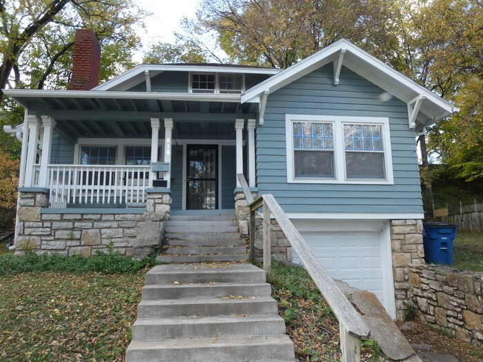 Primary Photo - Great Location-Parkville- 816 East St