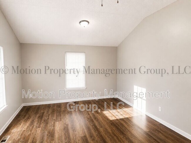 Foto del edificio - 1816 S Holly St