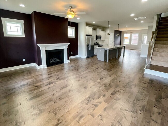 Foto del edificio - 624 Granite Mill Blvd