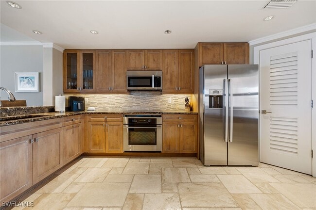 Foto del edificio - 265 Barefoot Beach Blvd
