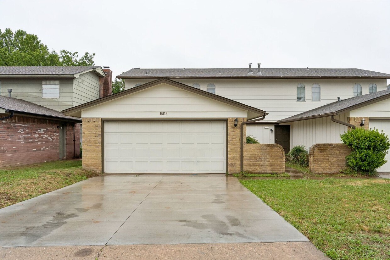 3 bedroom 2.5 bath - NW Highway and Rockwell - 3 bedroom 2.5 bath - NW Highway and Rockwell