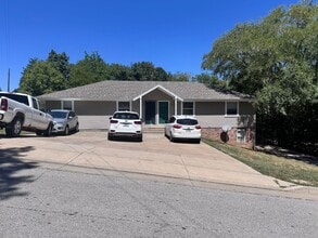 Building Photo - 3716 Randall Dr