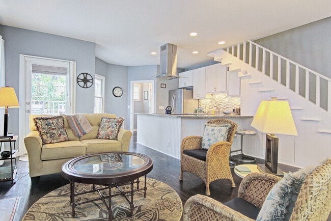 Photo - 110 Ann St Townhome