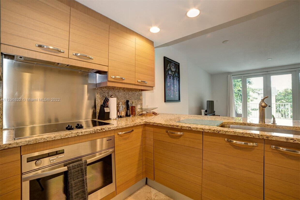 3540 MAIN HY Unit 203, Coconut Grove, FL 33133 Condo for Rent in