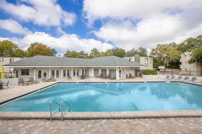 Building Photo - Renaissance at Strawberry Creek