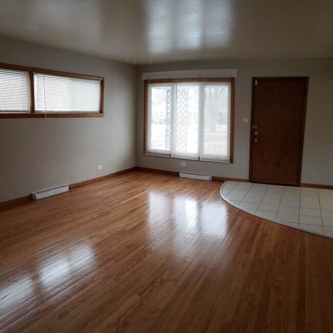 Building Photo - 17200 Highland Ave
