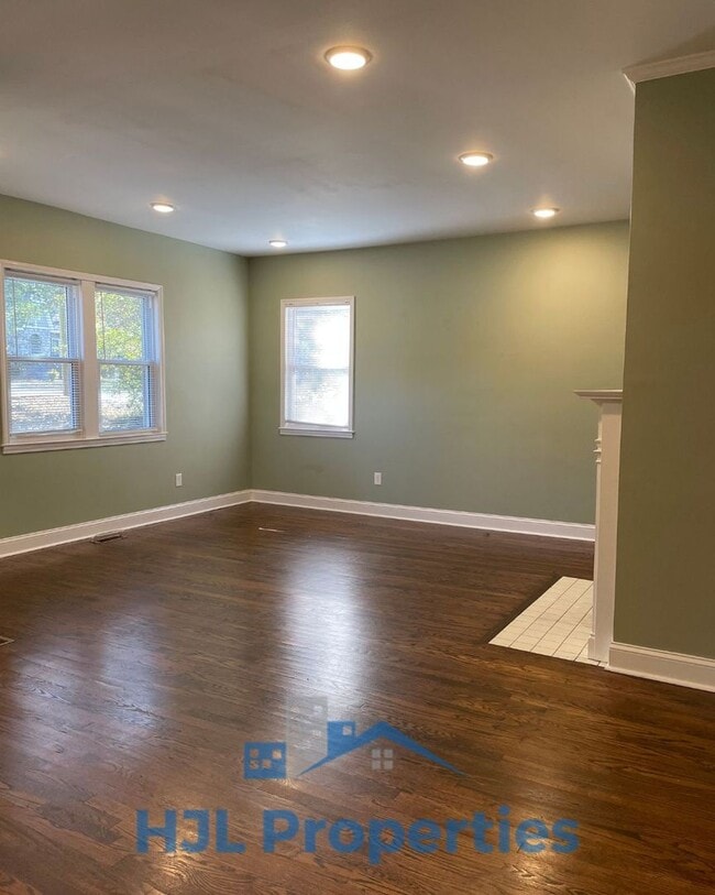 Foto del edificio - Beautiful Donelson Home