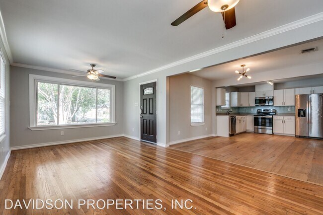Foto del edificio - 3 br, 2 bath House - 348 Redwood St