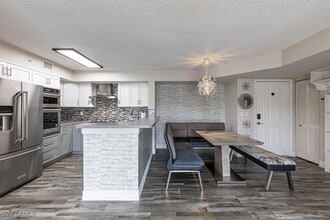 Building Photo - 1205 Wildwood Lakes Blvd