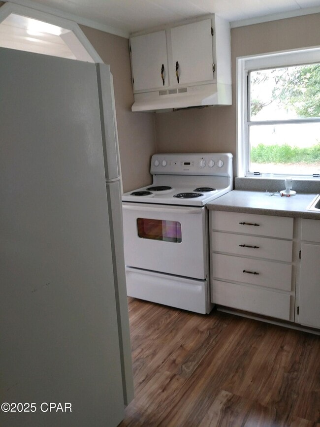 Building Photo - 5120 E 11th St