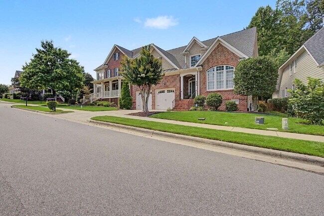 Foto del edificio - Spacious and Move-in Ready 4-Bedroom in Cary!