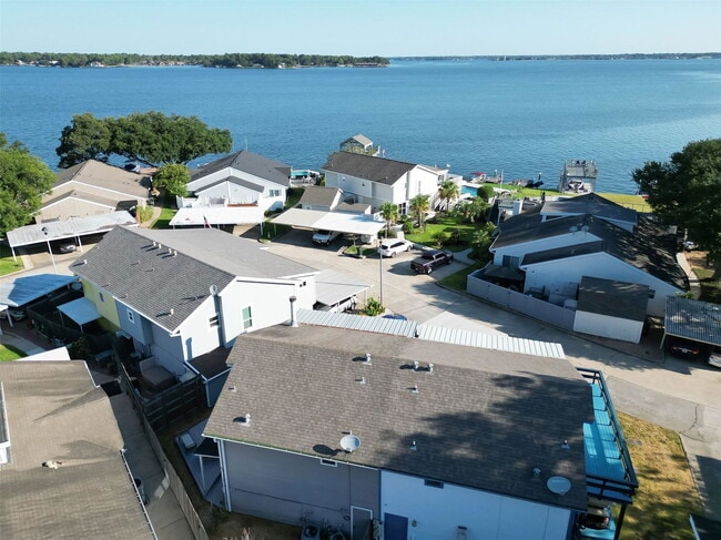 Building Photo - 88 Lakeview Village