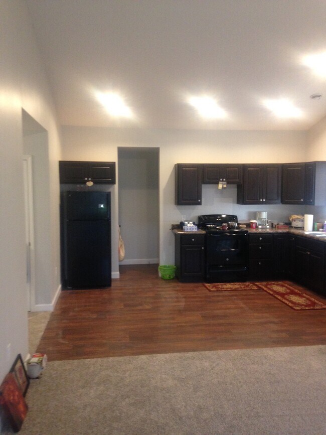 Building Photo - 111 Traci Ln