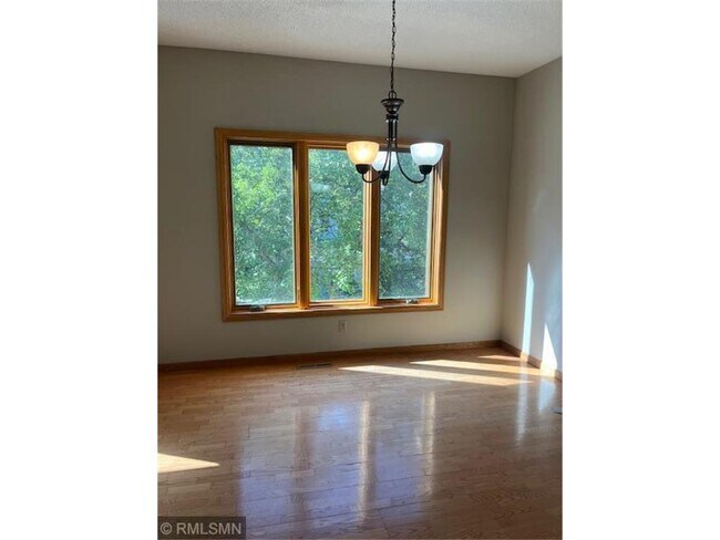 Building Photo - 1493 Summit Shores Dr