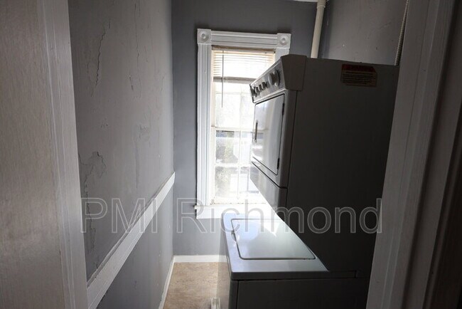 Foto del edificio - 3505 E Marshall St