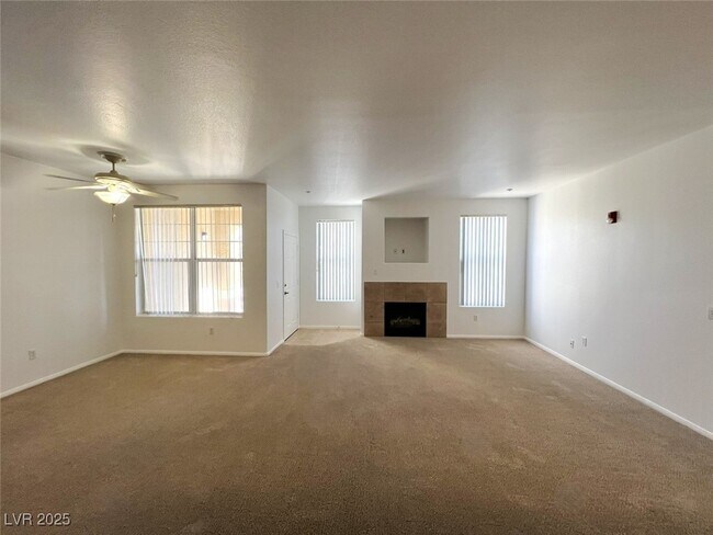 Foto del edificio - 5855 Valley Dr