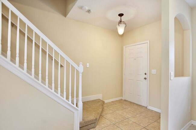 Foto del edificio - Cozy 2/2.5 Spacious Townhome with a Covere...