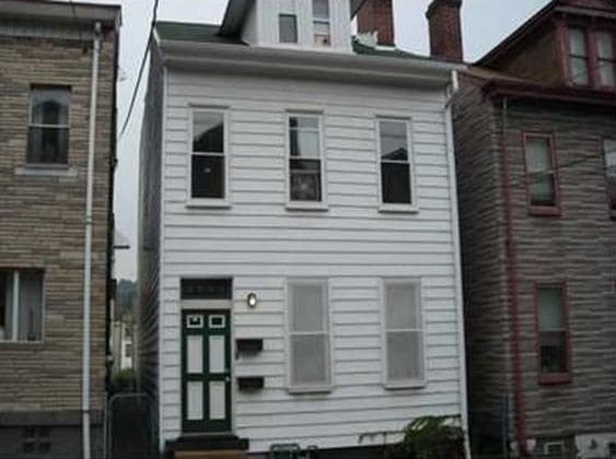 House front - 3932 Howley St