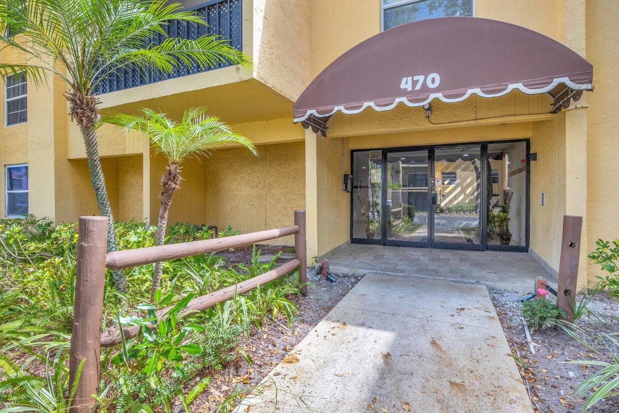 Foto principal - 470 NW 20th St
