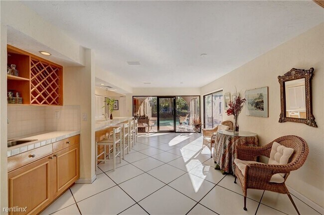 Foto del edificio - 3 br, 2.5 bath Townhome - 6586 Patio Ln