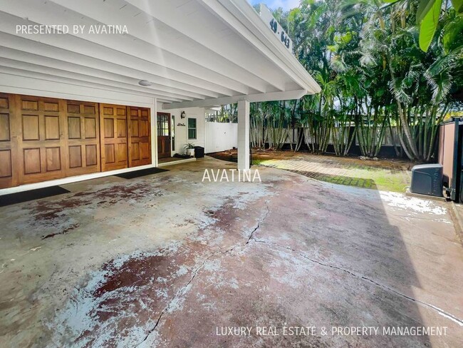 Foto del edificio - Video! Sugar Mill Beach House w/ PV System!