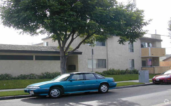 Building Photo - 16182 Parkside Ln