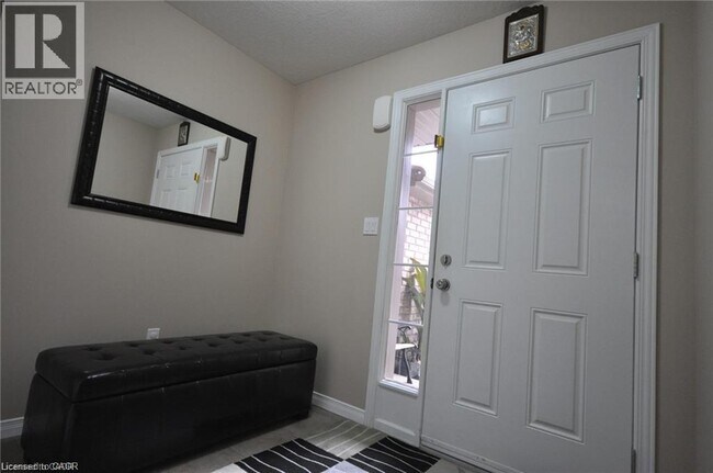 Building Photo - 294 Briarmeadow Dr
