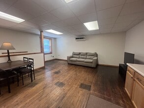 Building Photo - 268 Main St