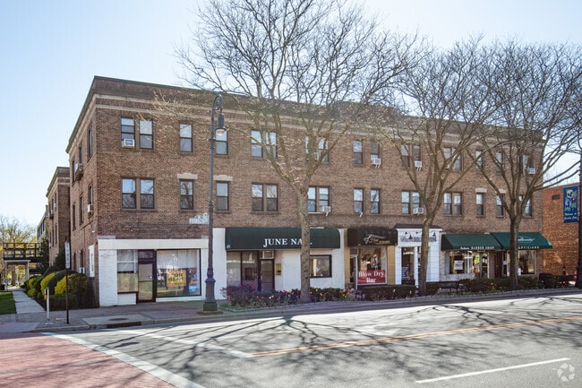 Building Photo - 222 7th St