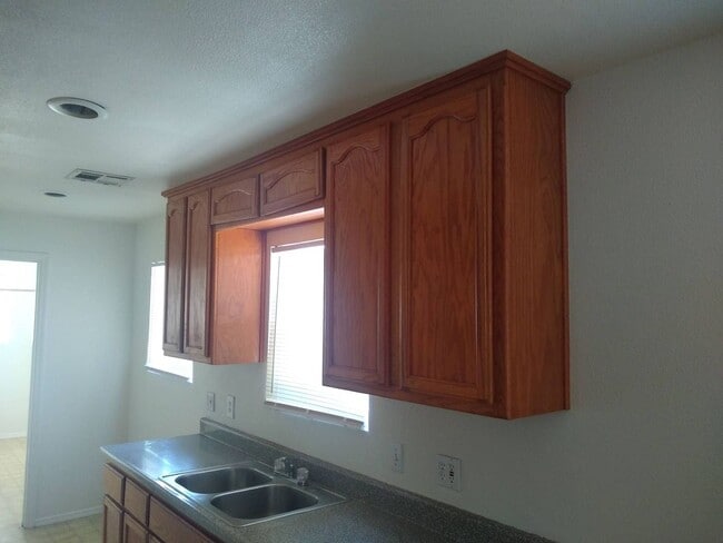 Building Photo - G03- 626&amp;626.5 OLIVE ST