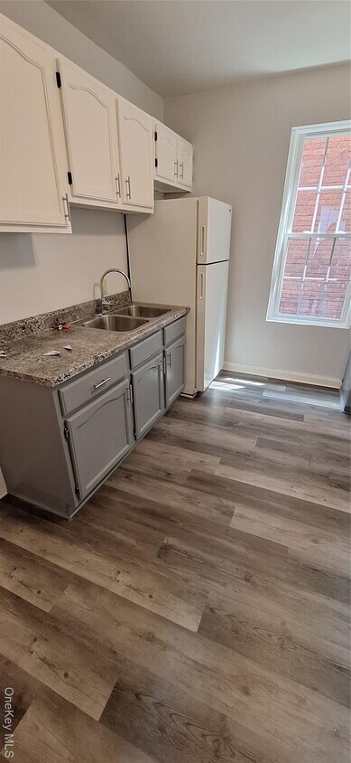 Foto principal - 200 N Hamilton St