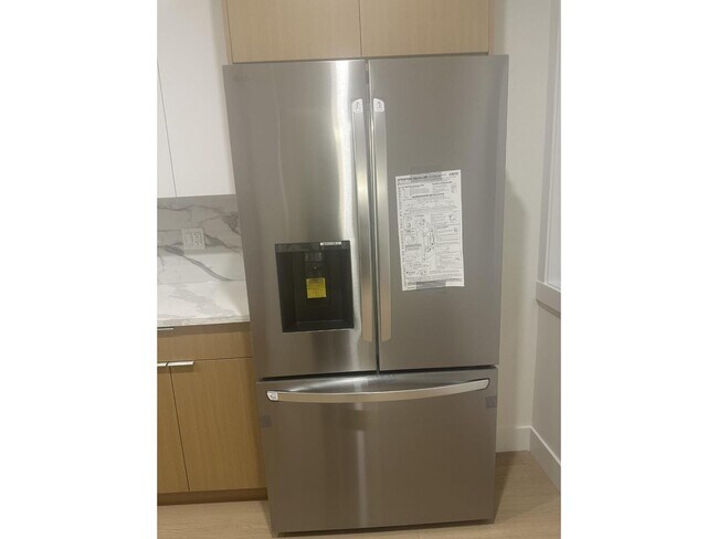 Building Photo - 6983-6204 204 St