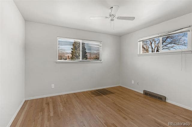 Foto del edificio - 4309 Edwinstowe Ave