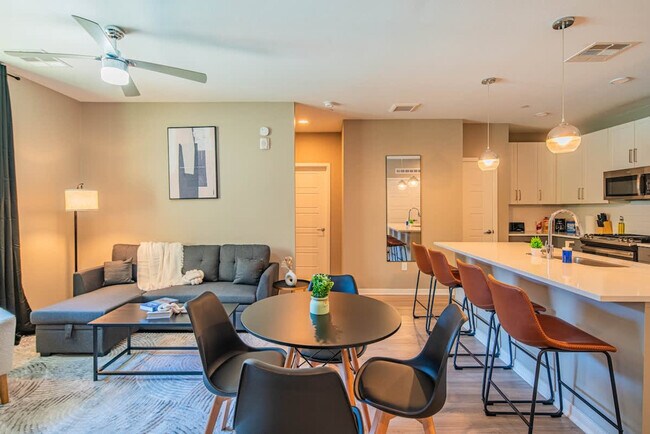 Foto del edificio - 730 E Marlette Ave