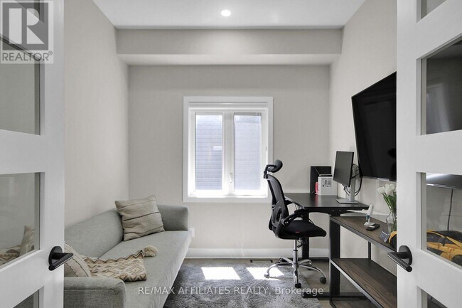 Photo du bâtiment - 357 Shoveler Grv