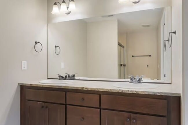 Building Photo - Woodridge - 2617A &amp; B