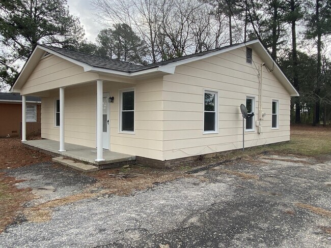Foto del edificio - 4935 Walnut Dr