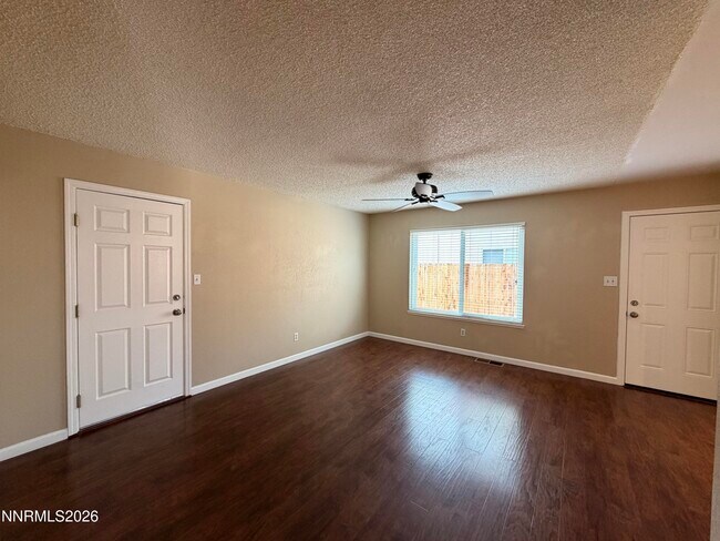 Foto del edificio - 1076 Palmwood Dr