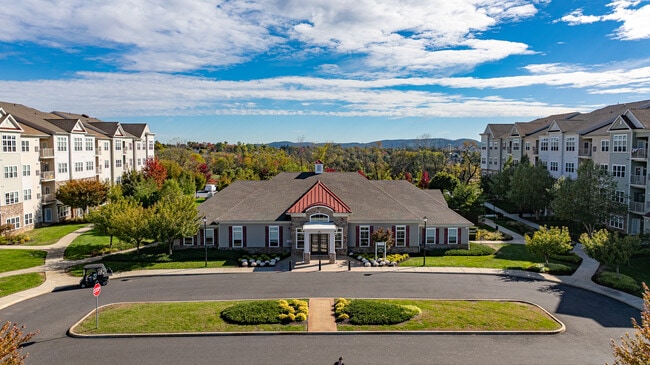 Building Photo - Spring View