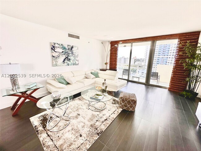 Foto del edificio - 1500 Bay Dr E