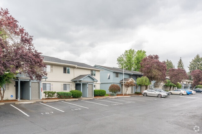 Building Photo - Oak Creek