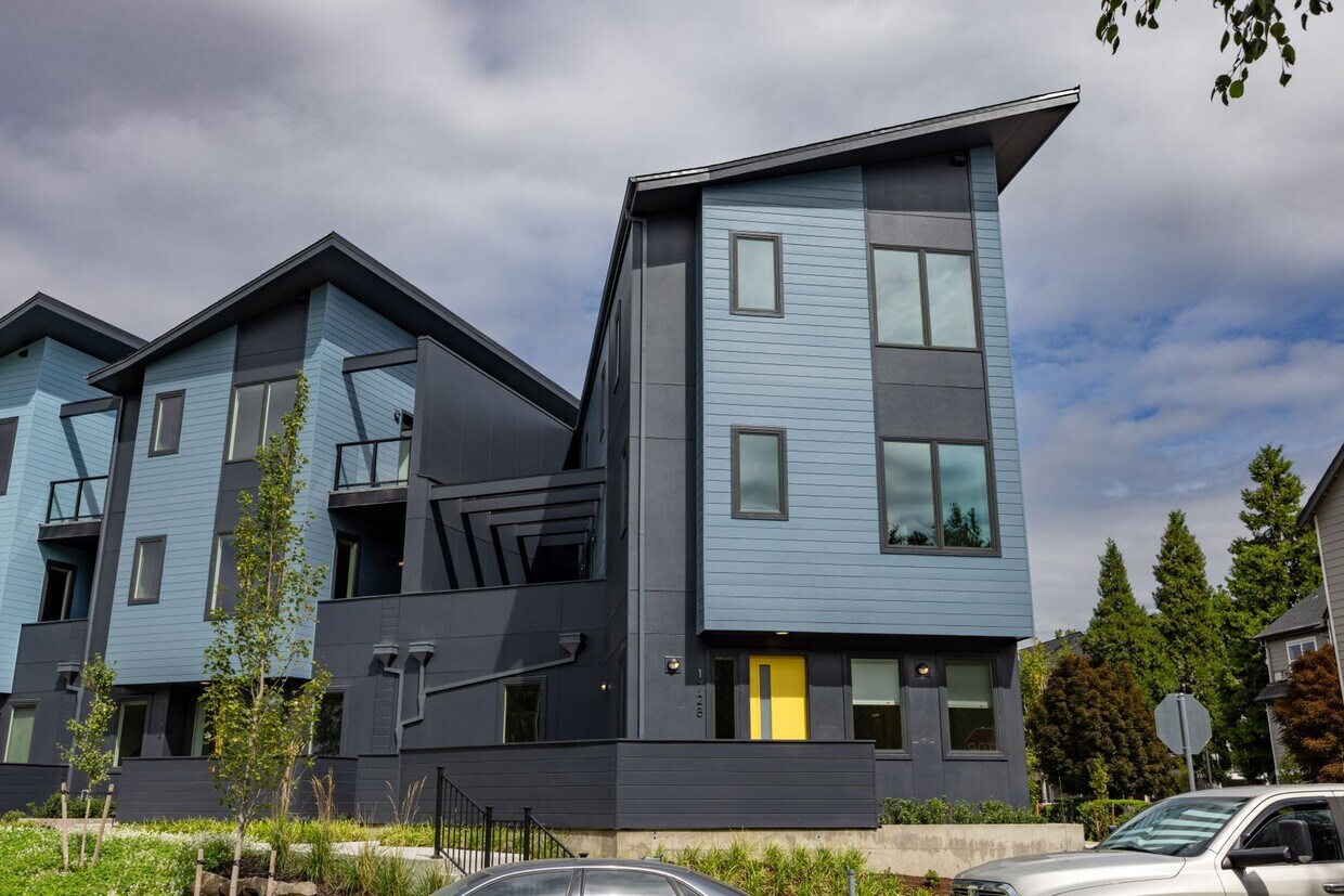 Primary Photo - RIVERSIDE TOWNHOMES - BRAND NEW!
