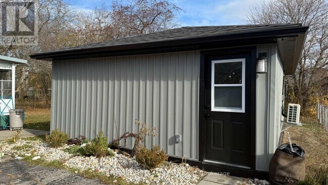 Building Photo - 29 Ford Crescent